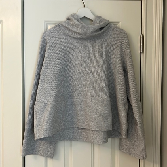 Tops - Lululemon Pullover